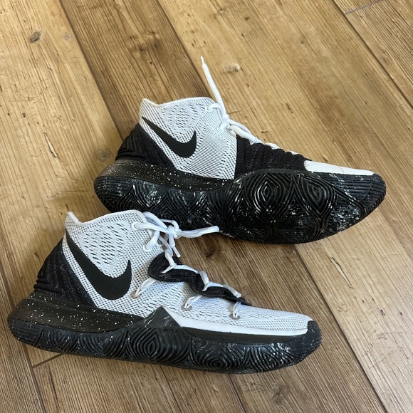 Nike Other - Kyrie 5 oreo